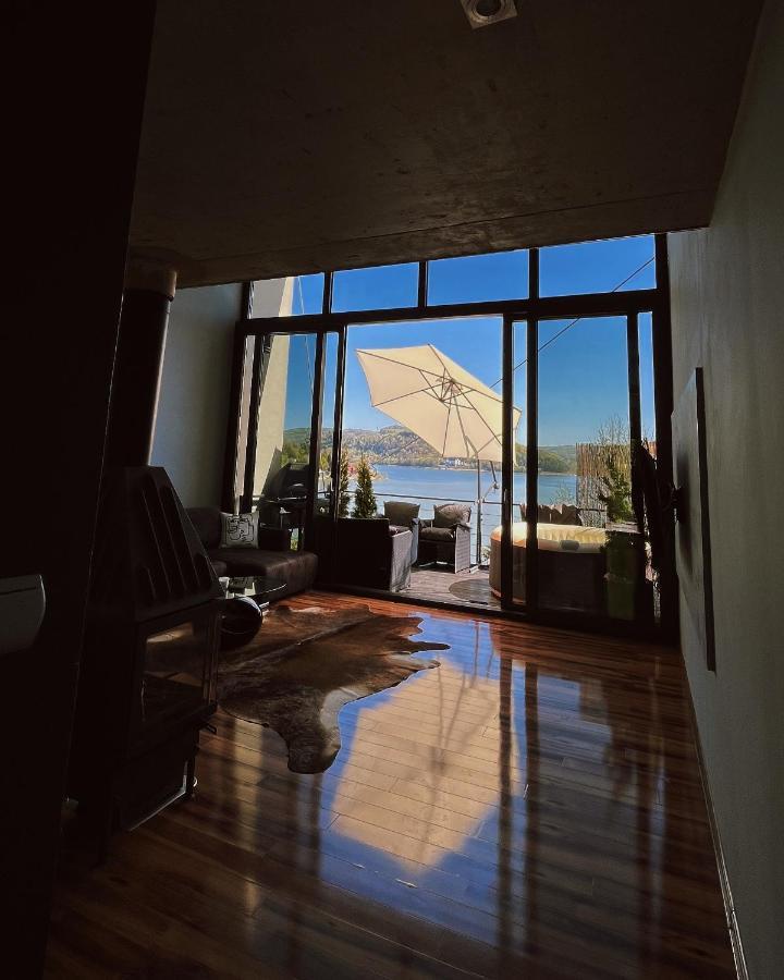 Willa Znamirowice Apartment